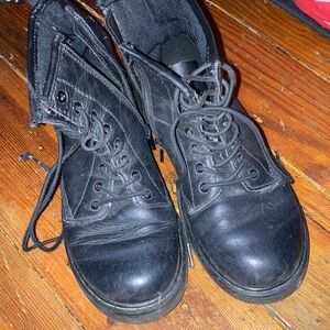 Kids Dr Martens Black Lace-Up Side Zip Delaney Boots size 3